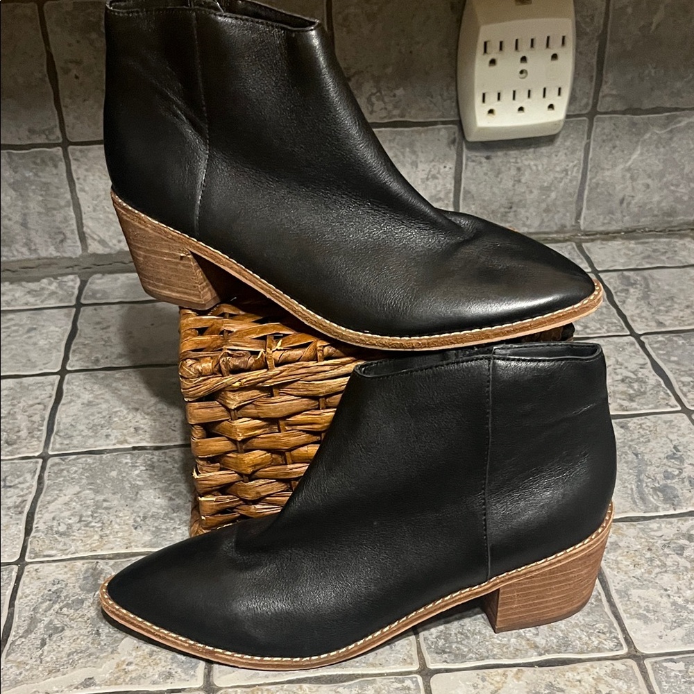 Steve Madden Black Ankle Booties with Brown Heel